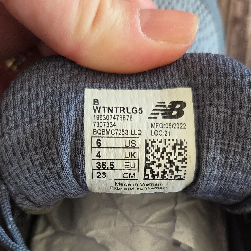New Balance Women's Sneakers in Gray and Yellow - Picture 7 of 9
